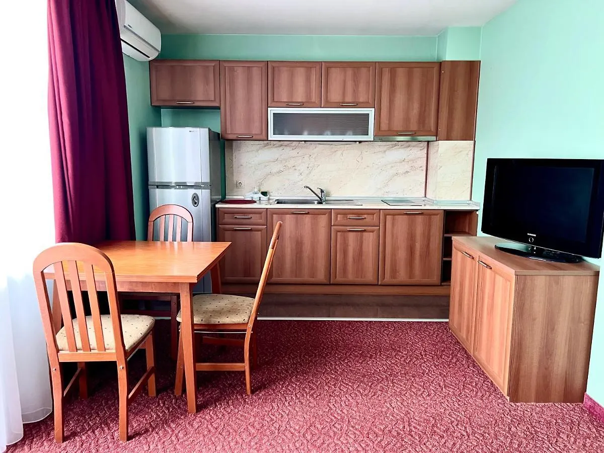 Family Hotel 007 София